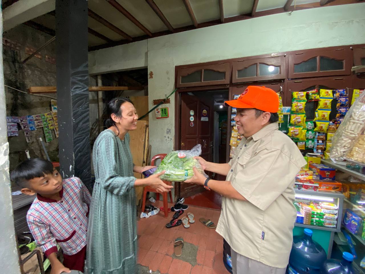 Adit: Berbagi Sayuran Organik Untuk Meningkatkan Kualitas Kesehatan Masyarakat Kota Bogor