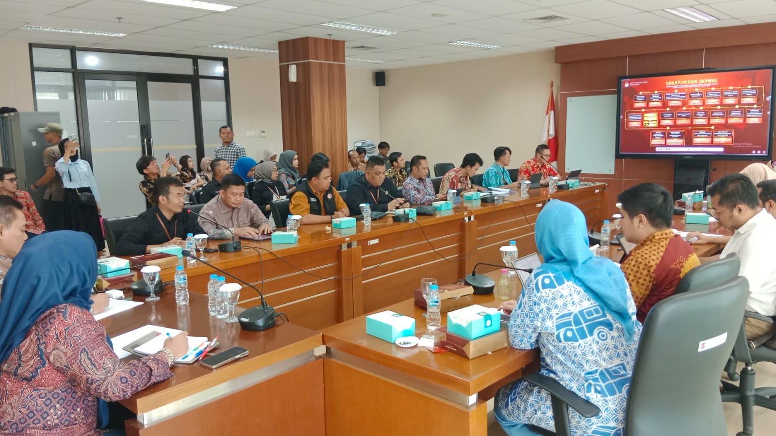 RAPAT PERDANA KOMISI 1,  SOROTI KESIAPAN PILKADA SERENTAK 2024