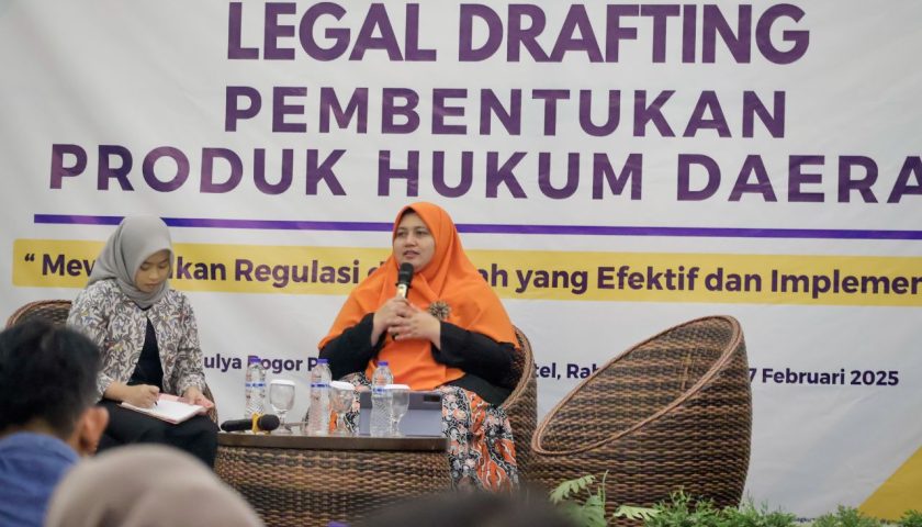 Endah Purwanti Berbagi Wawasan dalam Workshop Legal Drafting untuk OPD dan BUMD Kota Bogor Endah Purwanti Berbagi Wawasan dalam Workshop Legal Drafting untuk OPD dan BUMD Kota Bogor