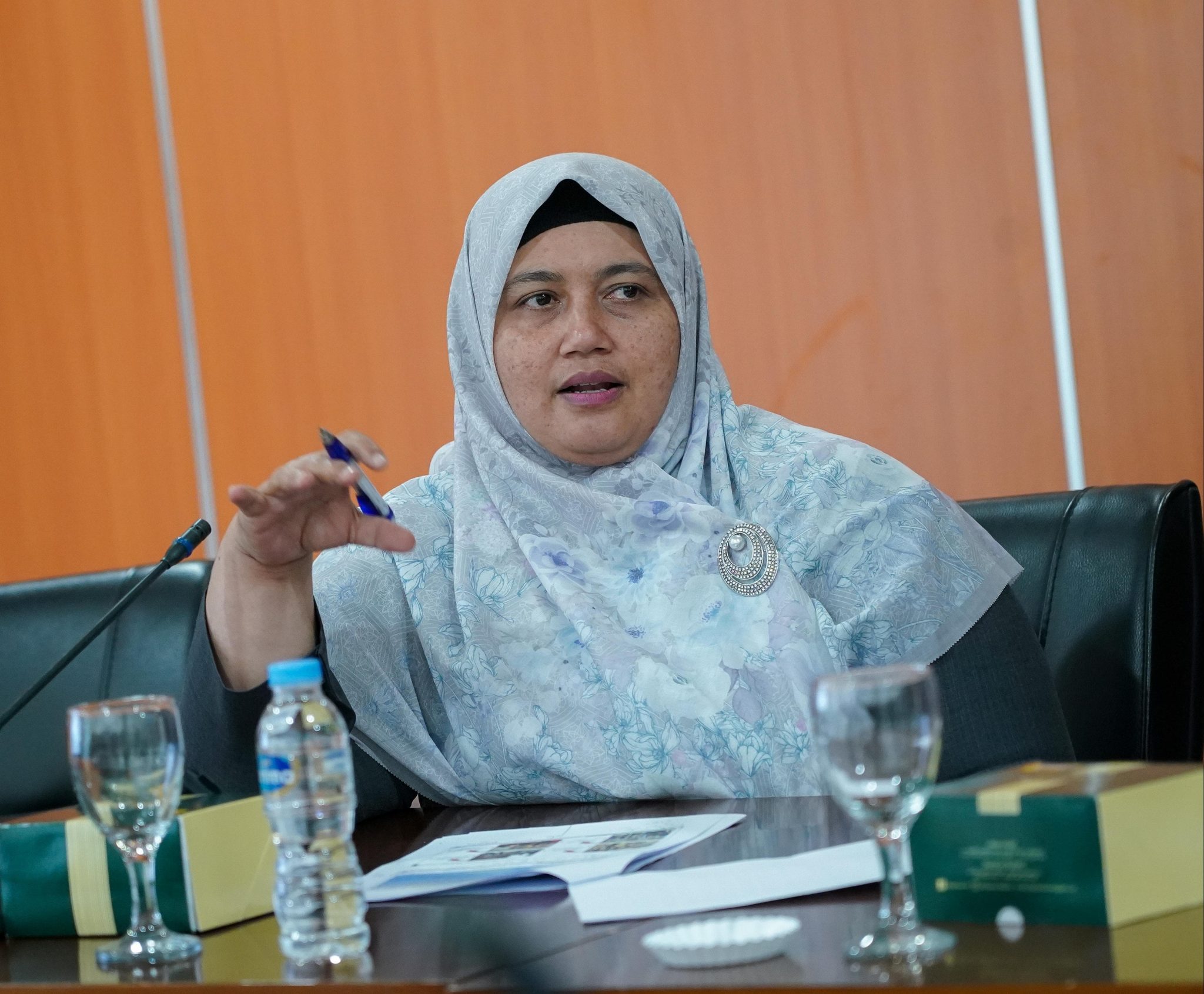 Soroti Kekurangan 1.100 Guru di Kota Bogor, Endah Purwanti Beri Solusi Melalui Optimalisasi Anggaran dan Regulasi Pendidikan Soroti Kekurangan 1.100 Guru di Kota Bogor, Endah Purwanti Beri Solusi Melalui Optimalisasi Anggaran dan Regulasi Pendidikan