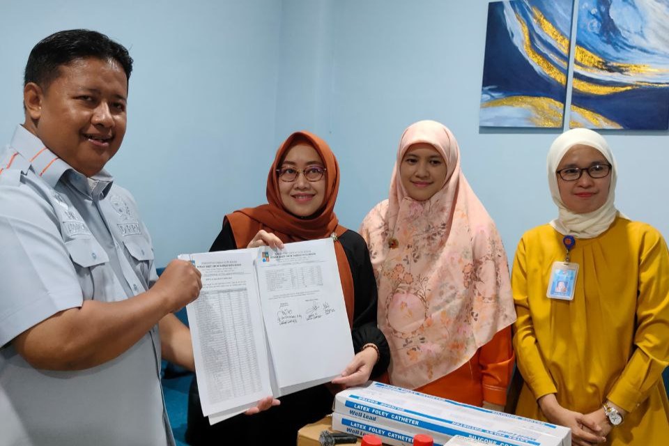 PKS Kota Bogor Serahkan Bantuan Alkes dan Obat-obatan Senilai 30 Juta Rupiah untuk RSUD Kota Bogor