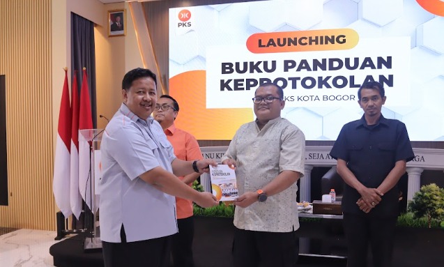 Perkuat Citra Partai, PKS Kota Bogor Resmi Terbitkan Buku Panduan Keprotokolan Perkuat Citra Partai, PKS Kota Bogor Resmi Terbitkan Buku Panduan Keprotokolan