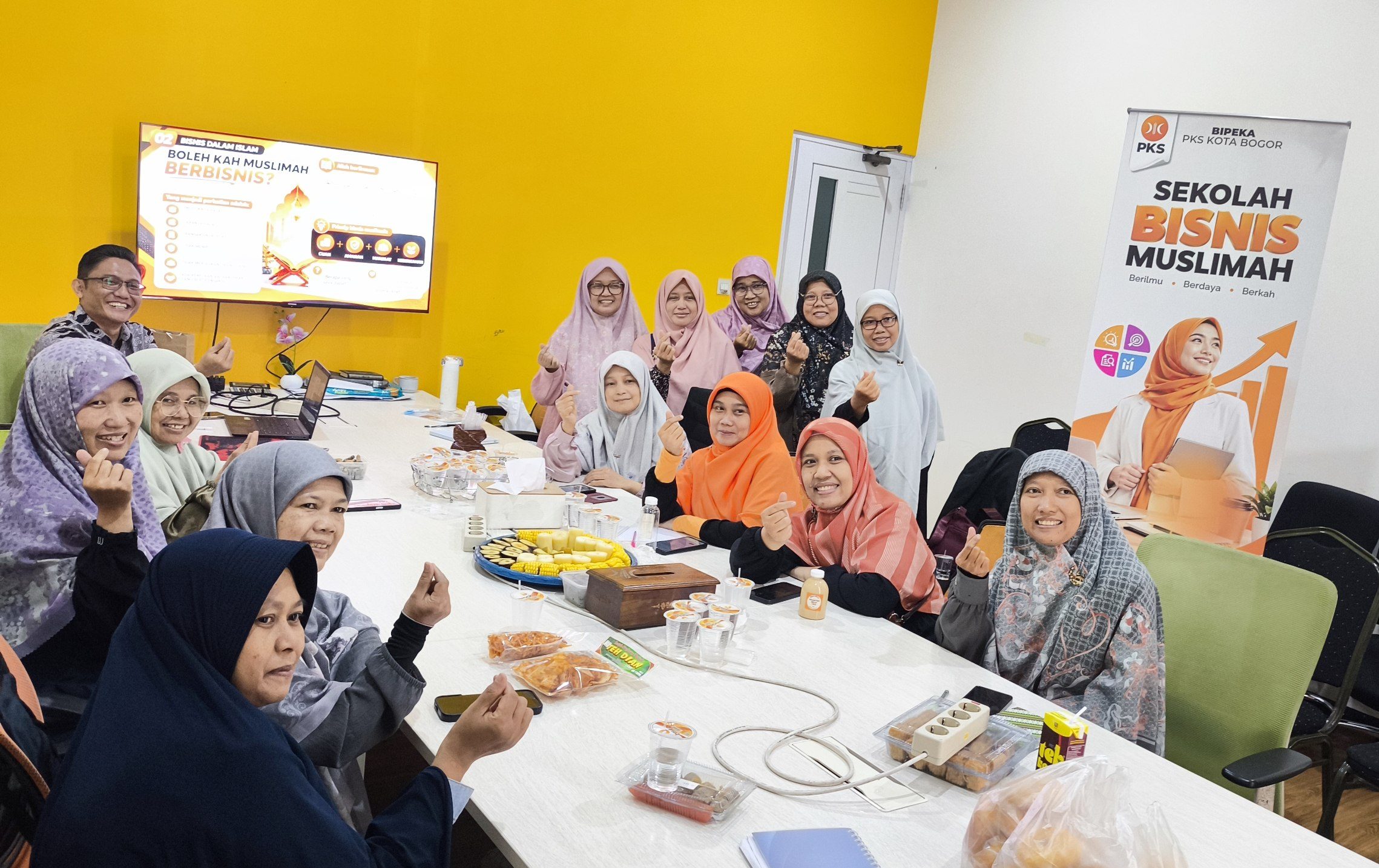 Sekolah Bisnis Muslimah PKS Kota Bogor Bekali Kader Perempuan dengan Digital Marketing Sekolah Bisnis Muslimah PKS Kota Bogor Bekali Kader Perempuan dengan Digital Marketing
